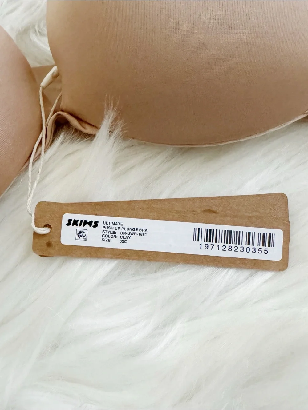 Skims Ultimate Push Up Plunge Bra - Picture 3 of 3